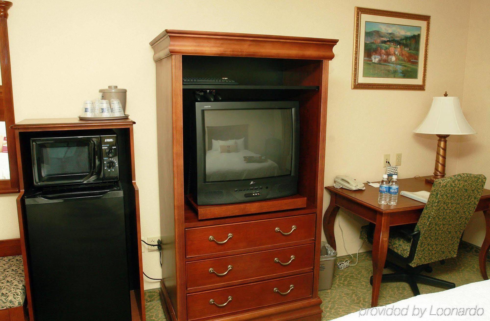 Hampton Inn & Suites Roswell Room photo